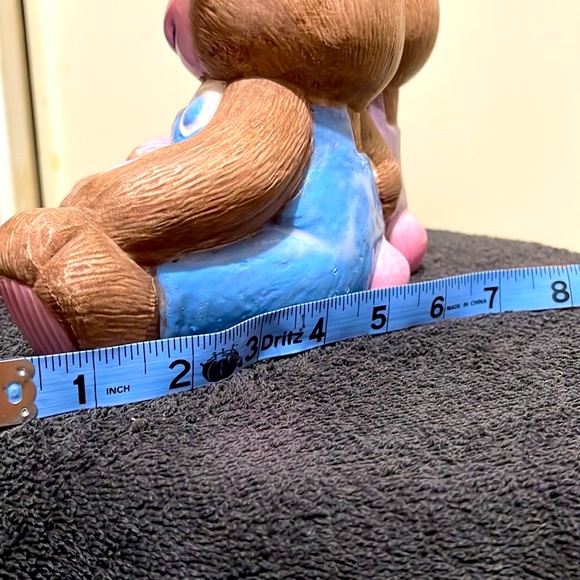 Easter Ceramic Hugging Bunnies - Picture 5 of 6